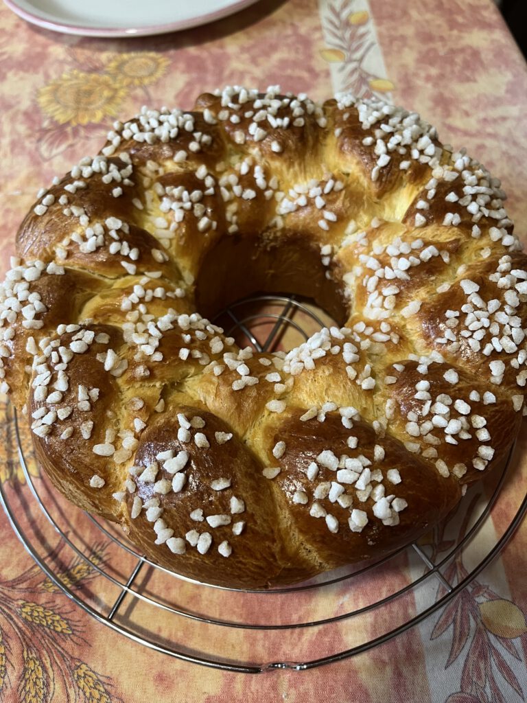 brioche tressée sortie du four