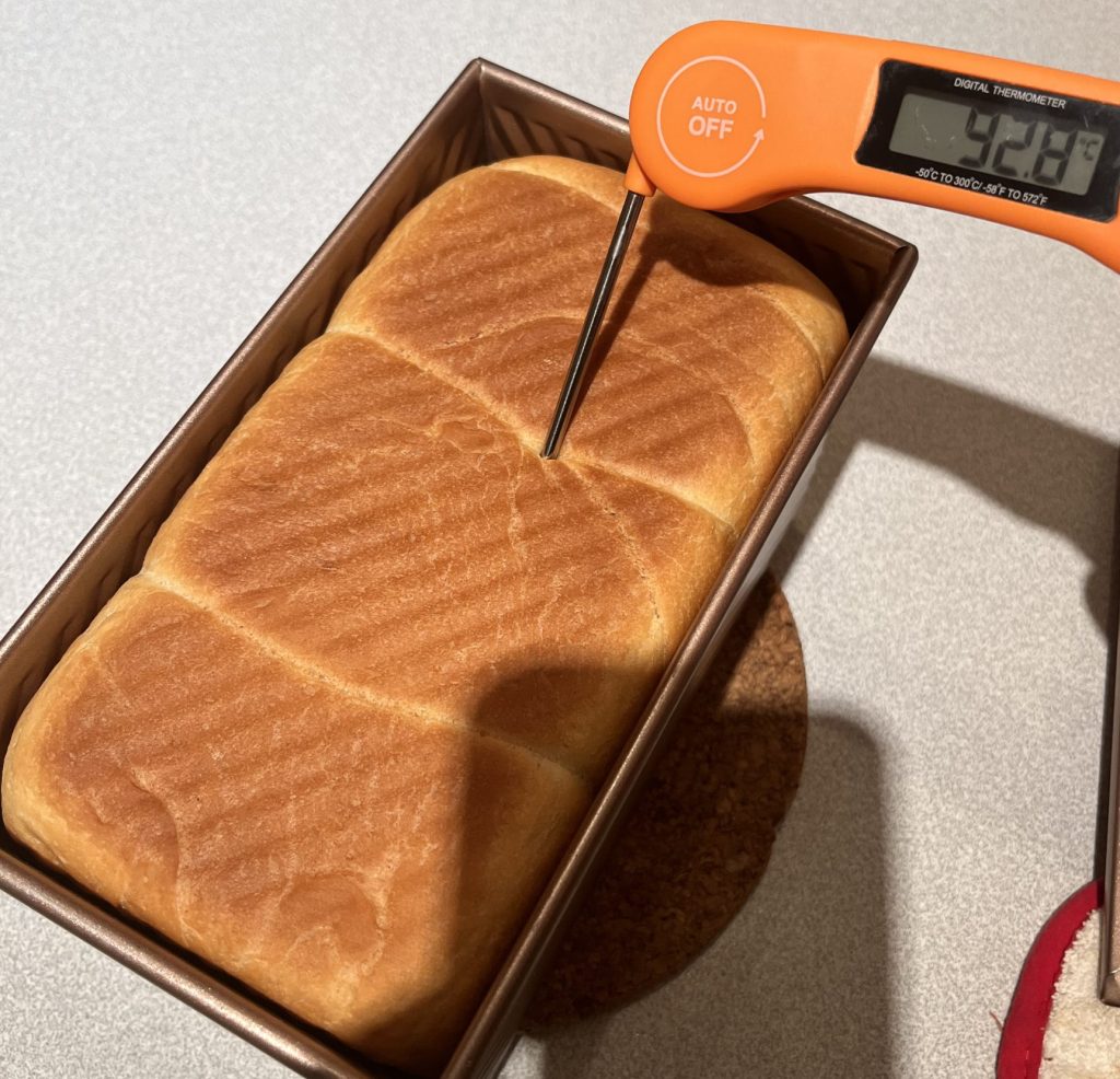 Contrôle de la cuisson du pain de mie avec une sonde